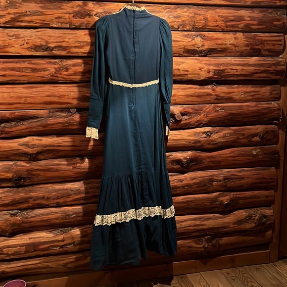 1970s Vintage Gunne Sax Dress in Navy Size 4 - Picture 2 of 7